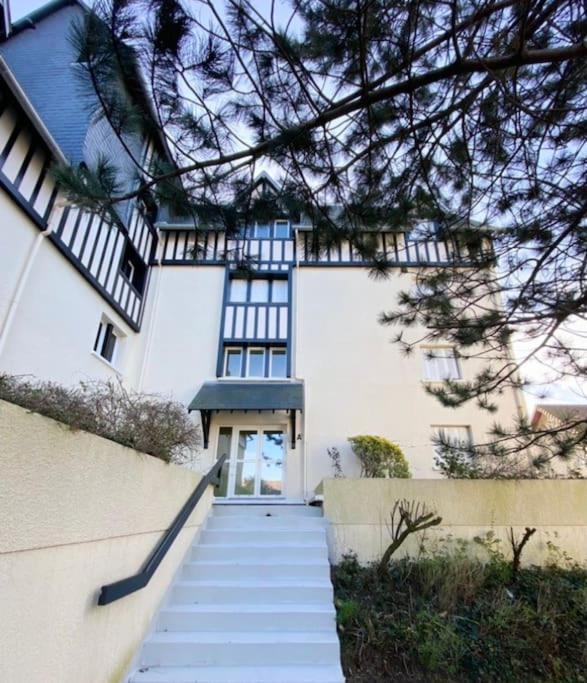Appartement A Deux Pas De La Et Des Commerces Cabourg